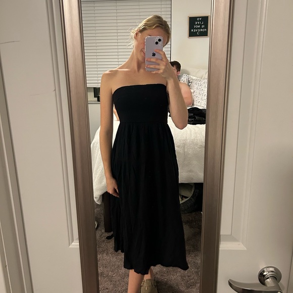 Hollister Dresses & Skirts - hollister black size small summer maxi dress strap less
